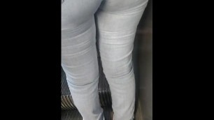 Culito En El Metro 9