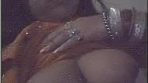 Gorgeous indian aunty on webcam (tits,pussy)