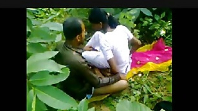 Indian girl fucking teacher in outdoor sex